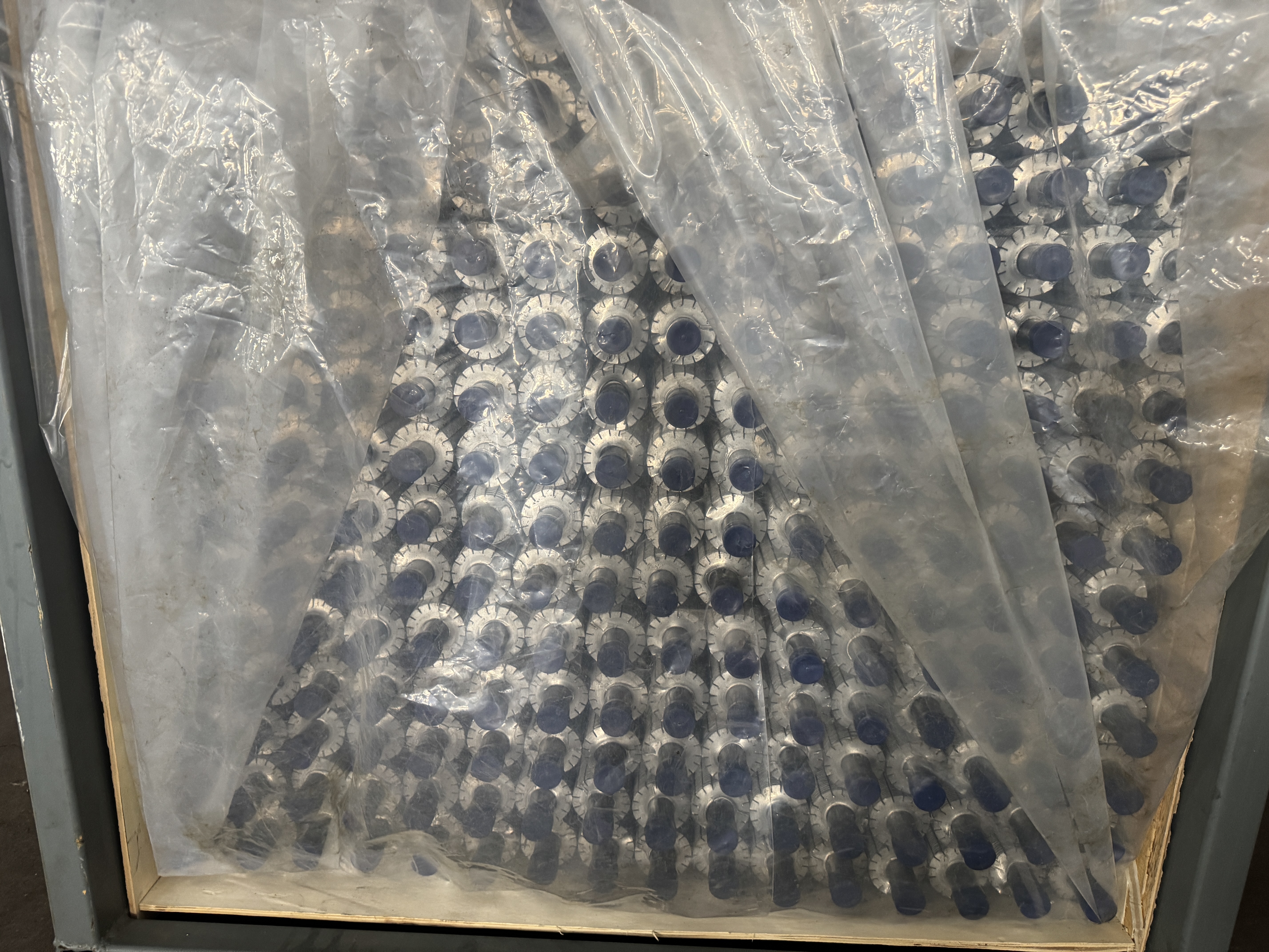 최신 회사 블로그 우리의 톱니 톱니 튜브의 한 팩이 유럽 시장에 성공적으로 배송되었습니다.