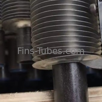 DELLOK 온도 탄소 강철 핀 튜브 웅덩이 내장 핀 튜브 0.3-1.2mm 압력 1.0MPa - 4.0MPa